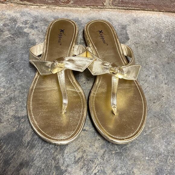 X-Appeal Gold Thong Sandal Size 9 - Picture 3 of 7
